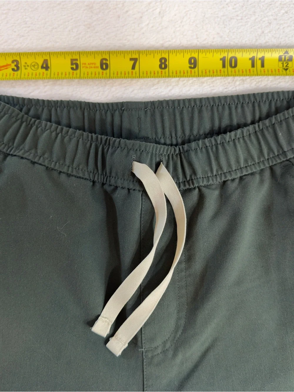 FIGS Men's Forest Green Jogger Sweatpants with Cream Drawstring ITEM2670